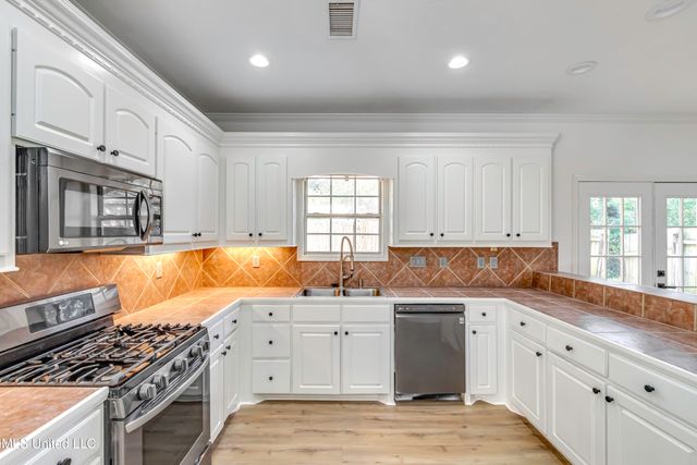 1116 Ellington Court, Brandon, MS 39042