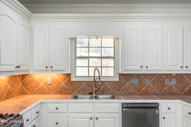 1116 Ellington Court, Brandon, MS 39042