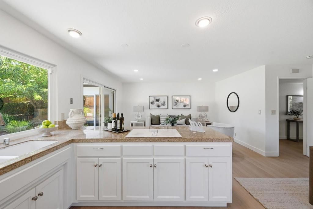 Image 10 of property listing at 2984 Silver, San Jose, CA 95135