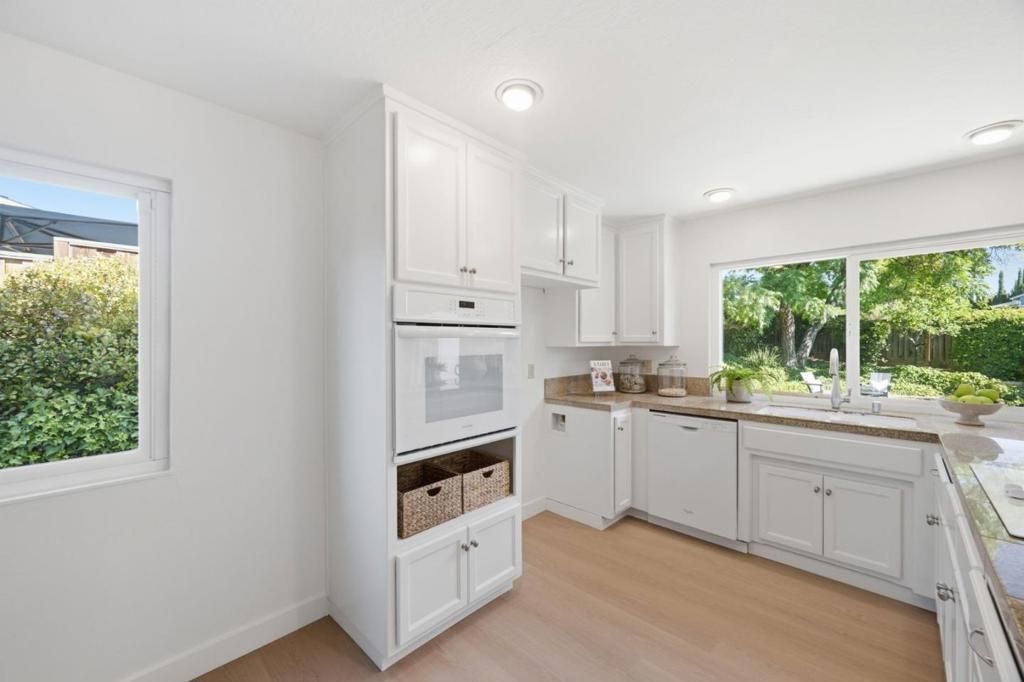 Image 6 of property listing at 2984 Silver, San Jose, CA 95135