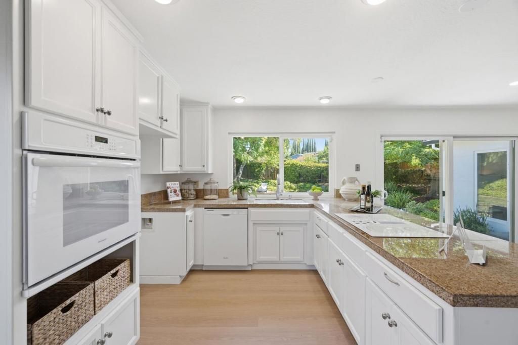 Image 7 of property listing at 2984 Silver, San Jose, CA 95135