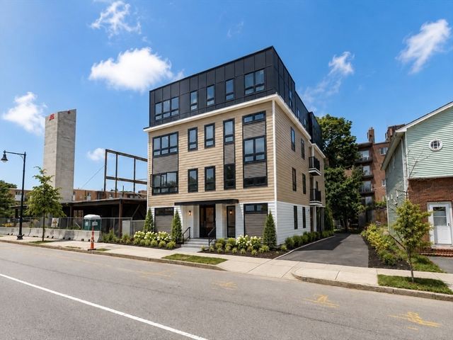 820 Hyde Park Ave. 101, Boston, MA 02136