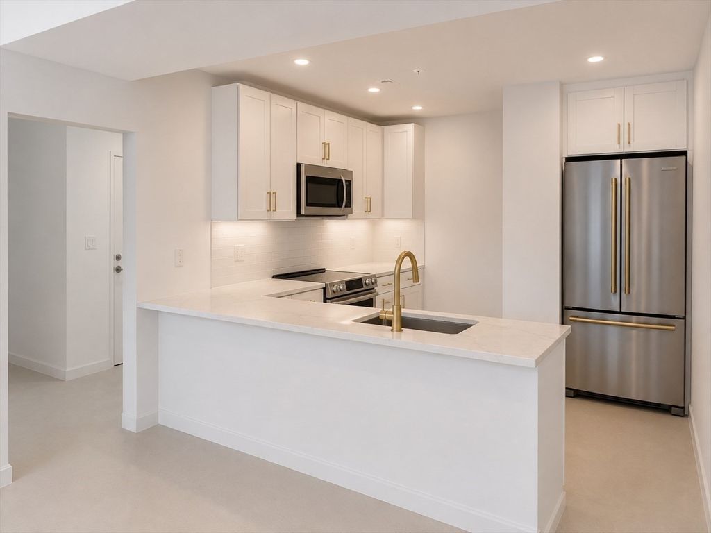 820 Hyde Park Ave. 101, Boston, MA 02136
