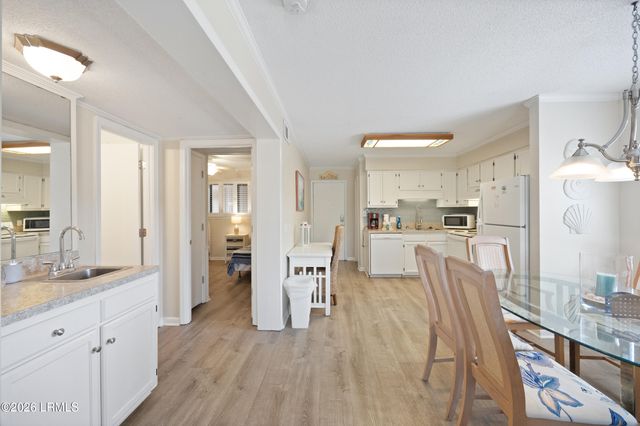 40 Folly Field Rd Apt E24, Hilton Head Island, SC 29928