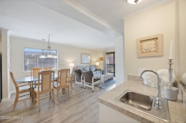 40 Folly Field Rd Apt E24, Hilton Head Island, SC 29928
