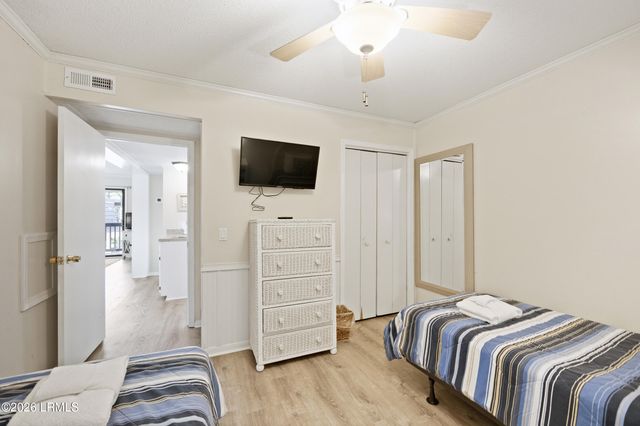 40 Folly Field Rd Apt E24, Hilton Head Island, SC 29928