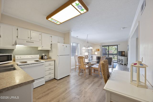 40 Folly Field Rd Apt E24, Hilton Head Island, SC 29928