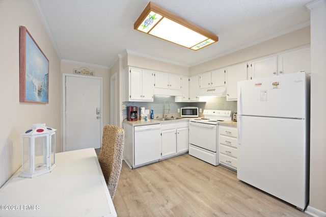 40 Folly Field Rd Apt E24, Hilton Head Island, SC 29928