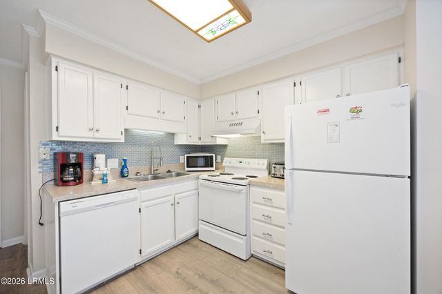 40 Folly Field Rd Apt E24, Hilton Head Island, SC 29928