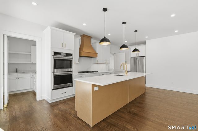 511 Den Road, Stamford, CT 06903