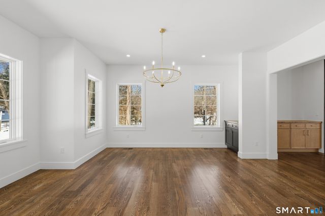 511 Den Road, Stamford, CT 06903