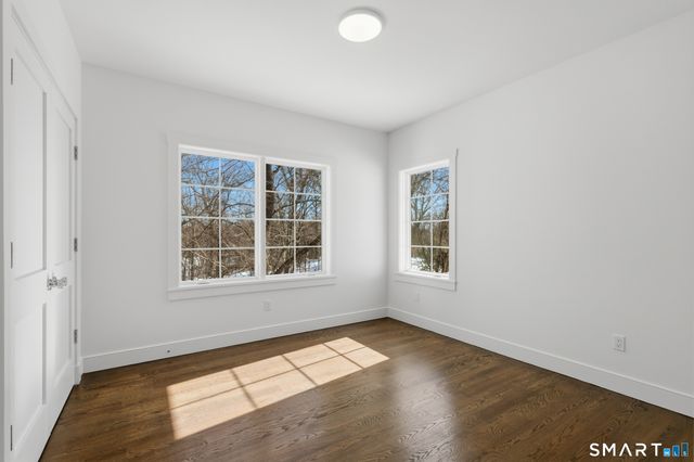 511 Den Road, Stamford, CT 06903