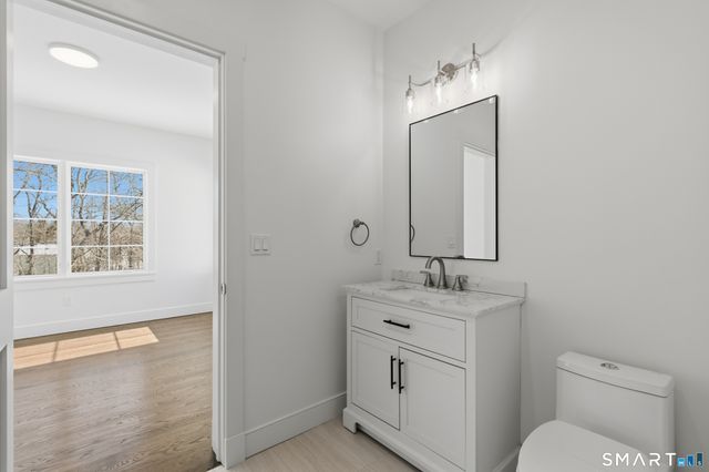 511 Den Road, Stamford, CT 06903