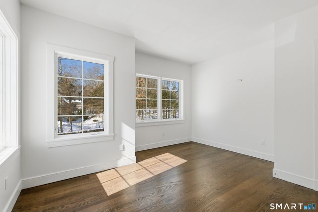 511 Den Road, Stamford, CT 06903