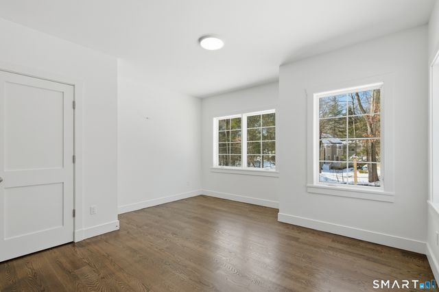 511 Den Road, Stamford, CT 06903