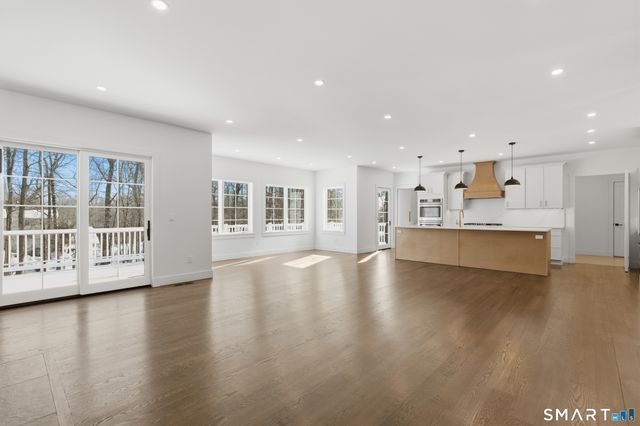 511 Den Road, Stamford, CT 06903