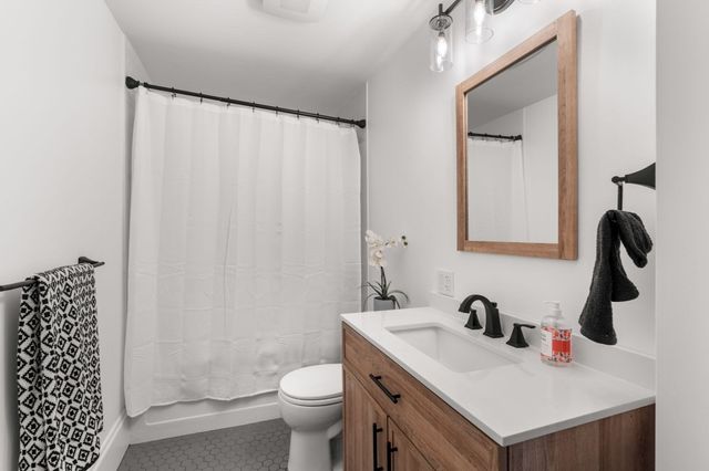 16 Maple Ave, Danvers, MA 01923