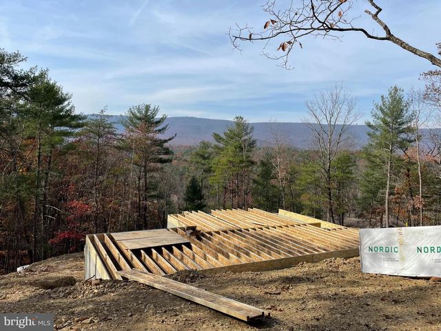 LAURA CT, Basye, VA 22810