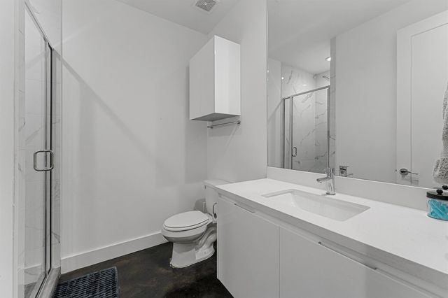 5854 E Post Oak Lane, Houston, TX 77055