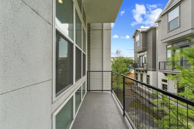 5854 E Post Oak Lane, Houston, TX 77055