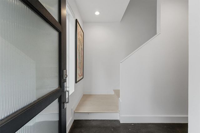 5854 E Post Oak Lane, Houston, TX 77055