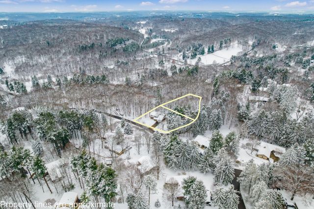 439 Pine Tree Drive NE, Granville, OH 43023