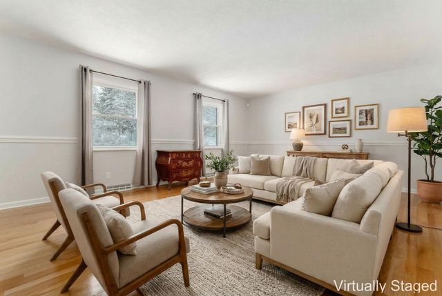 439 Pine Tree Drive NE, Granville, OH 43023