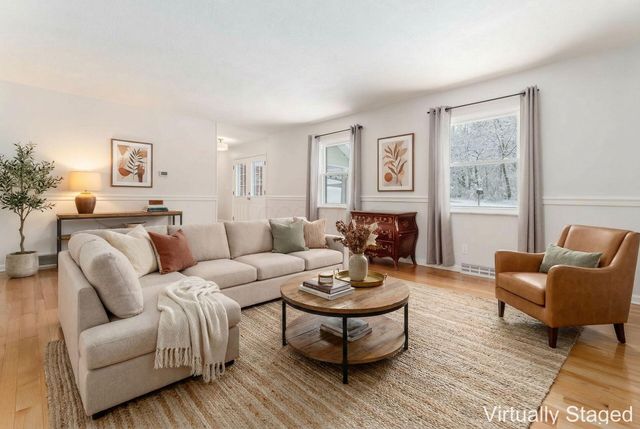 439 Pine Tree Drive NE, Granville, OH 43023