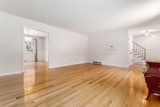 439 Pine Tree Drive NE, Granville, OH 43023