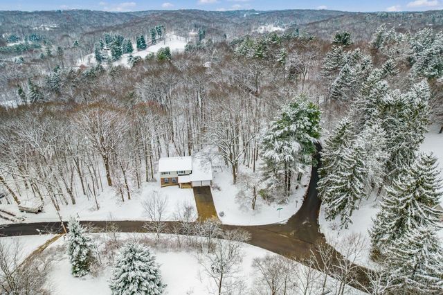 439 Pine Tree Drive NE, Granville, OH 43023