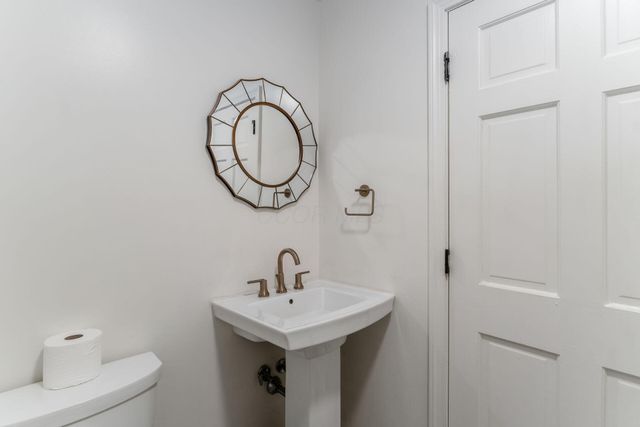 439 Pine Tree Drive NE, Granville, OH 43023