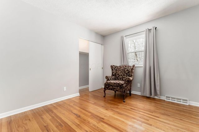 439 Pine Tree Drive NE, Granville, OH 43023