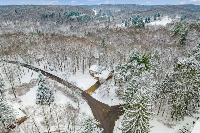 439 Pine Tree Drive NE, Granville, OH 43023