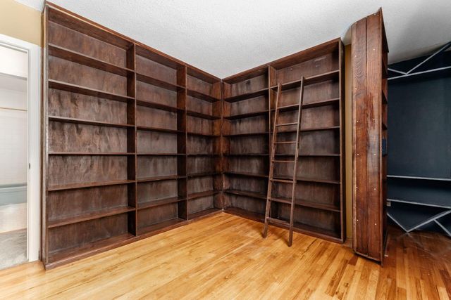 439 Pine Tree Drive NE, Granville, OH 43023