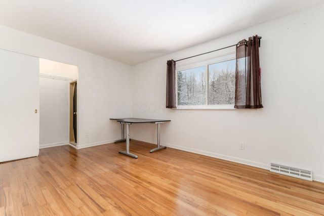 439 Pine Tree Drive NE, Granville, OH 43023