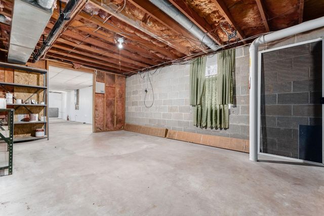 439 Pine Tree Drive NE, Granville, OH 43023