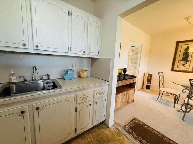 135 Easthampton F, West Palm Beach, FL 33417