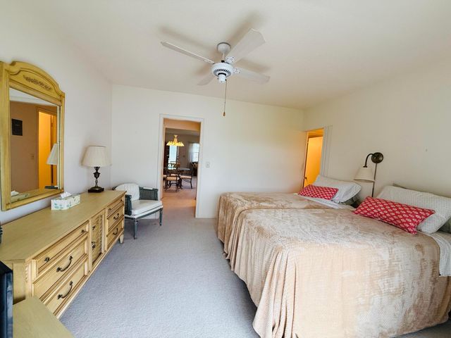 135 Easthampton F, West Palm Beach, FL 33417