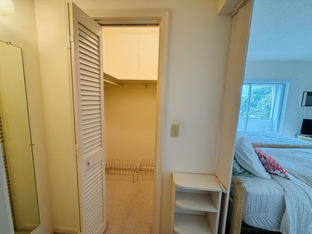 135 Easthampton F, West Palm Beach, FL 33417