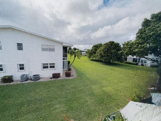 135 Easthampton F, West Palm Beach, FL 33417