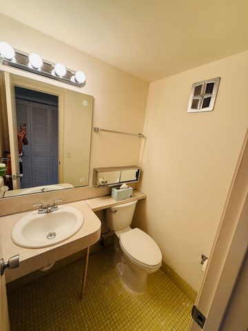 135 Easthampton F, West Palm Beach, FL 33417