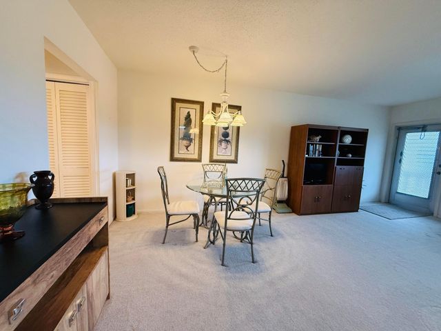 135 Easthampton F, West Palm Beach, FL 33417