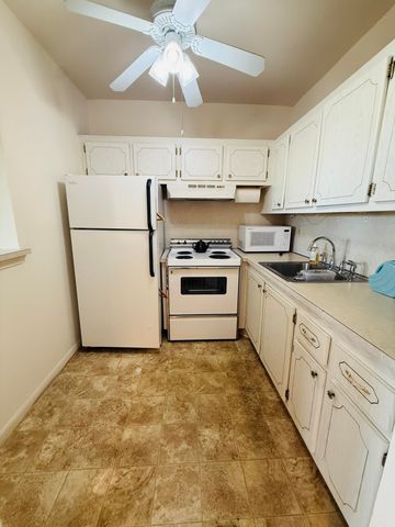 135 Easthampton F, West Palm Beach, FL 33417