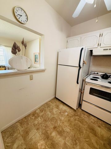 135 Easthampton F, West Palm Beach, FL 33417