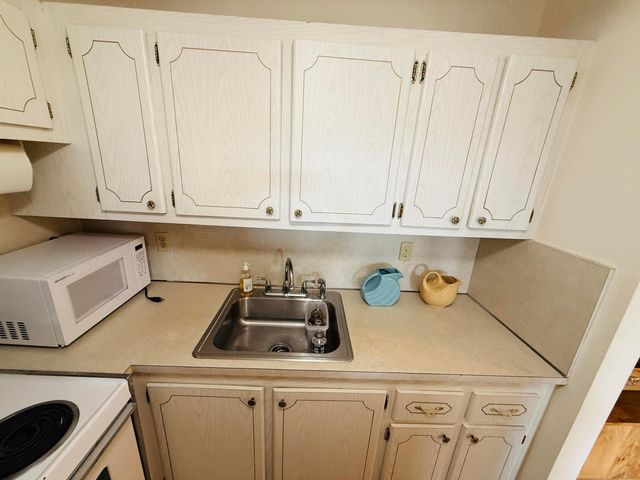 135 Easthampton F, West Palm Beach, FL 33417