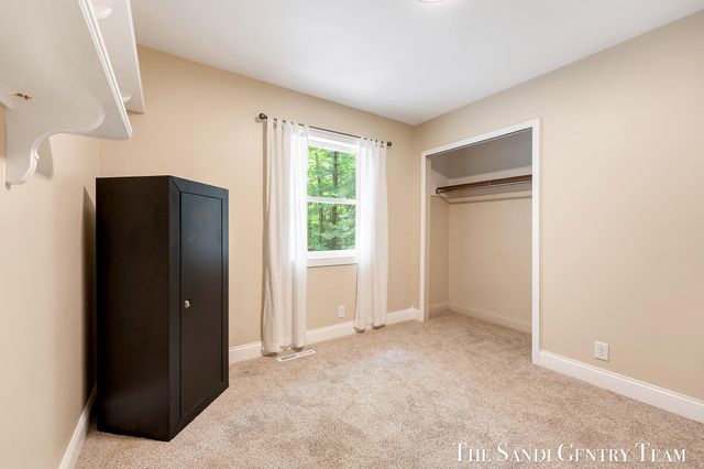 16393 Taft Street, Spring Lake Twp, MI 49456