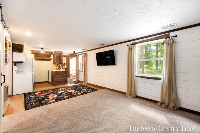 16393 Taft Street, Spring Lake Twp, MI 49456