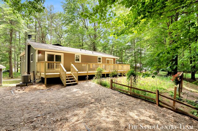 16393 Taft Street, Spring Lake Twp, MI 49456