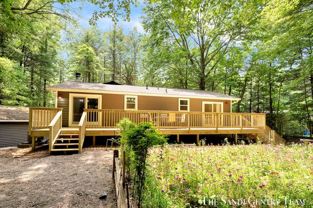 16393 Taft Street, Spring Lake Twp, MI 49456