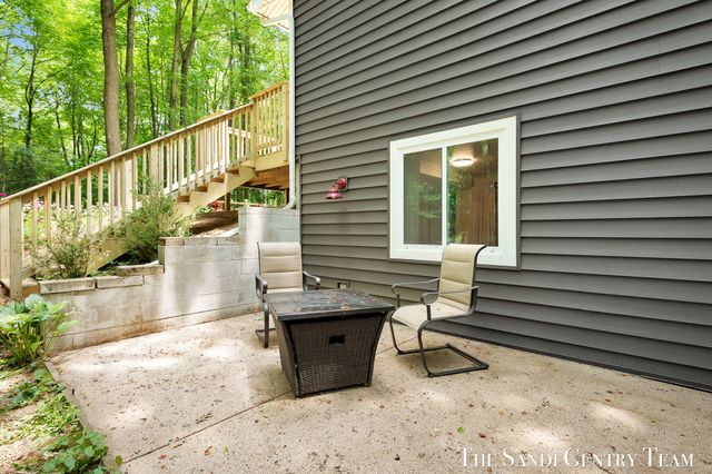16393 Taft Street, Spring Lake Twp, MI 49456